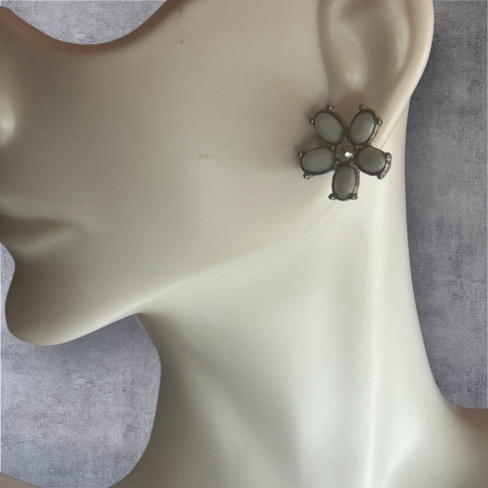 Elegant Silver Flower Earrings